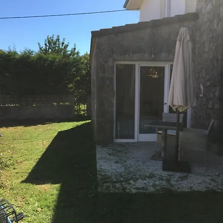 Casa con Jardín con 2 alojamientos, con jardines no compartidos y aparcamiento privado-2